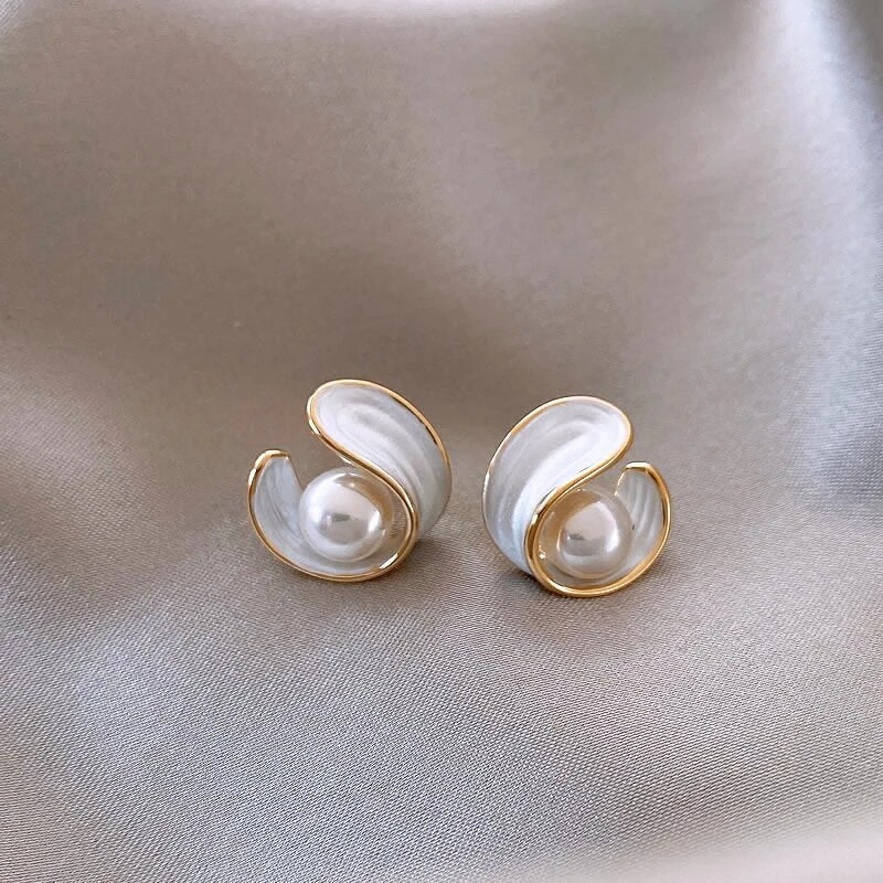 Pendientes de Ópalo Blanco de Lujo con Perlas en Oro