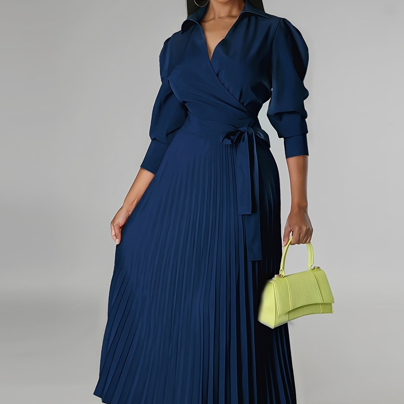 Ginna - Vestido plisado liso con cuello en V