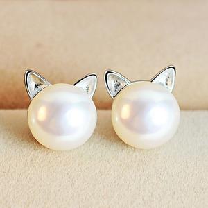 Pendientes de gatitos con perlas de cultura y plata