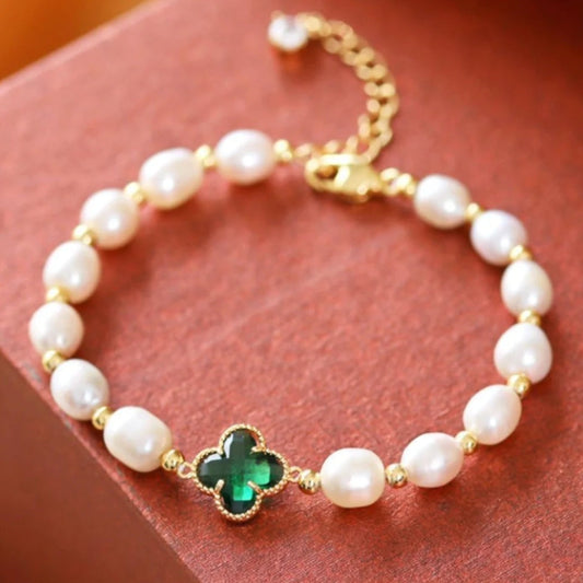 Pulsera de perlas de trébol de esmeralda