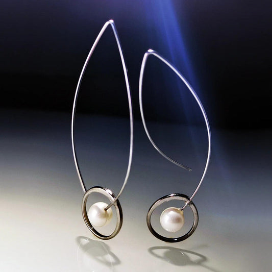 Pendientes de botón boho de perlas plateadas