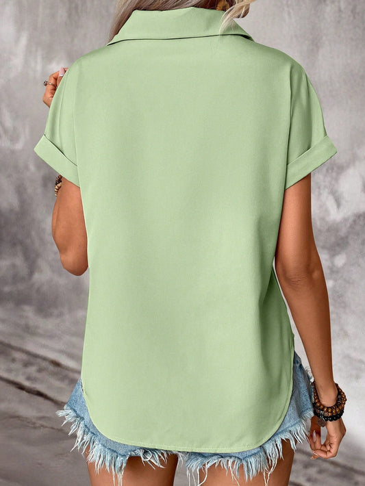 Camalia™ - Blusa plisada con botones