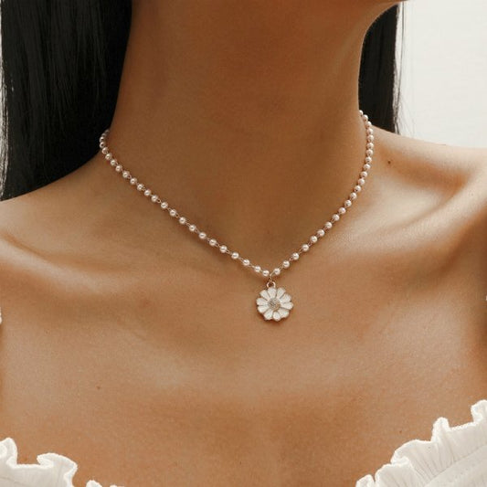 Dije con Colgante de Perlas