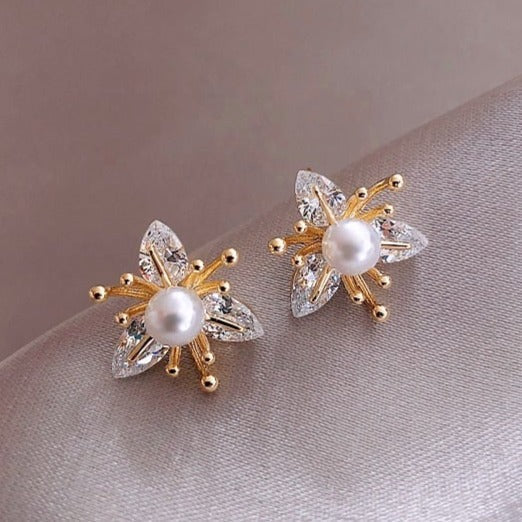 Pendientes florales de perlas y cristales
