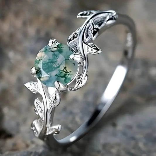 Anillo de piedra verde vintage plateado