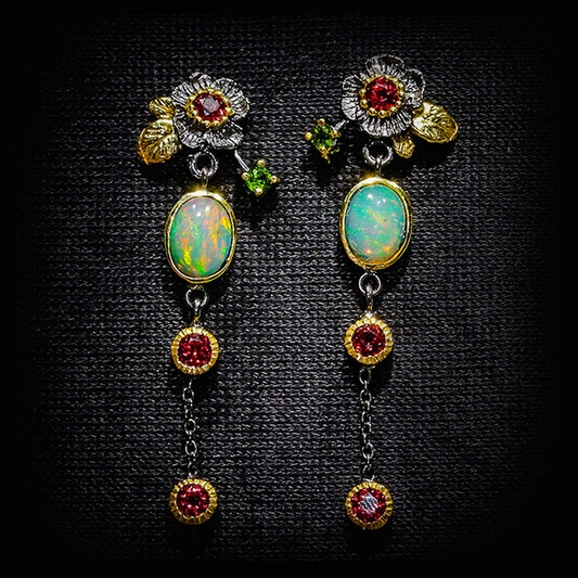 Pendientes bohemios con ópalo y zirconia roja