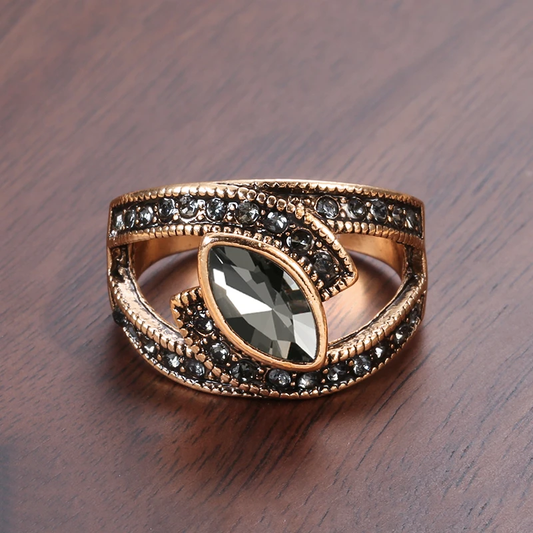 Anillo de Cristal Negro Elegante