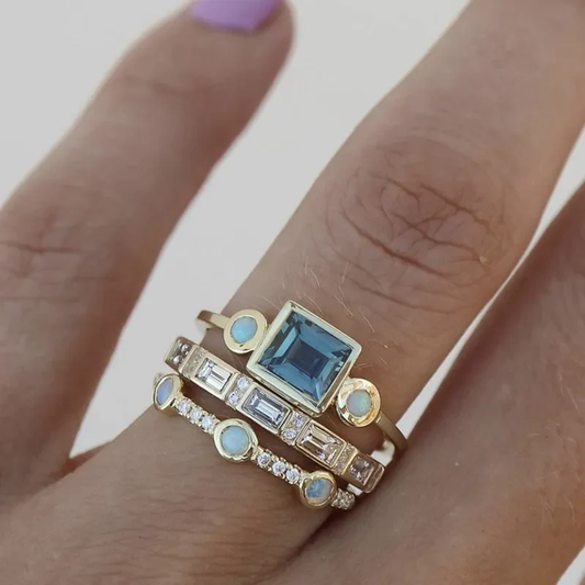 Anillo Ophra™ de Elegancia en la Moda