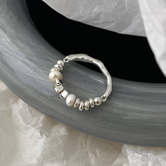 Anillo vintage de plata y perlas